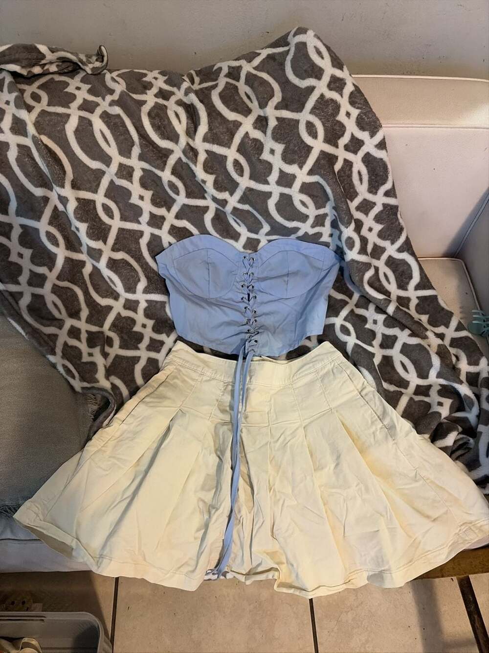 Two-Piece Outfit: Blue Lace-Up Front Corset Bustier Top and American Eagle Cream